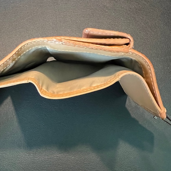 COACH Buckle Compact Wallet **GREAT CONDITION** - Picture 5 of 6